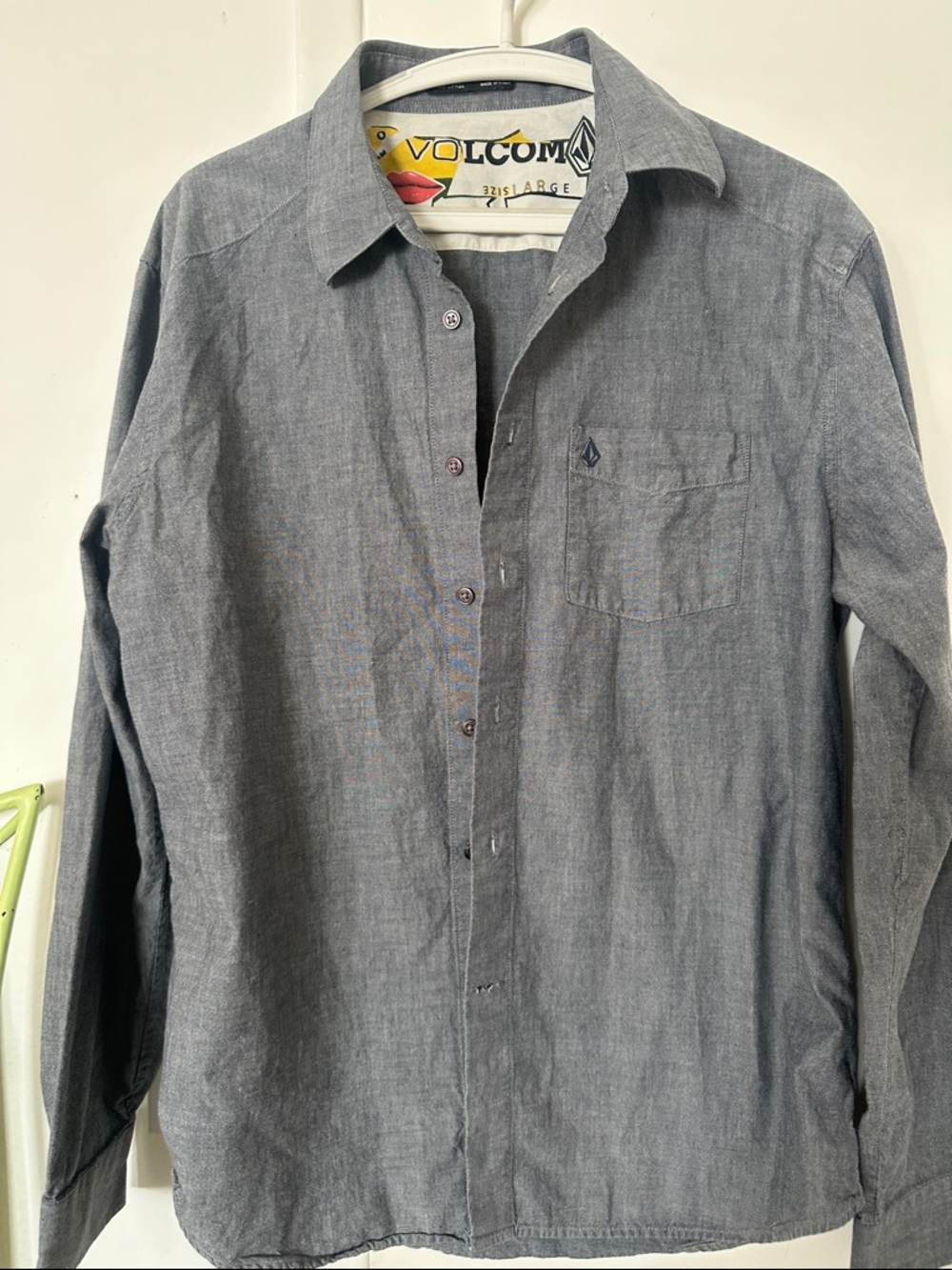 Volcom Men's Grey Long-Sleeve Button Down Shirt